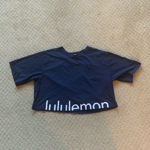 Lululemon Navy Cortes Expression Crop Top, size 6